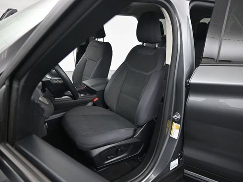 Certified 2025 Ford Explorer Active RWD image 9