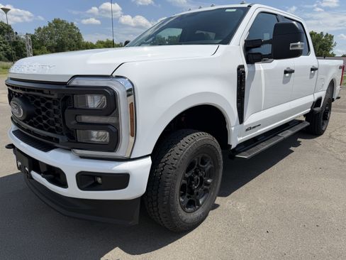 New 2026 Ford F250 XL w/ STX Appearance Package AWD/4WD image 4