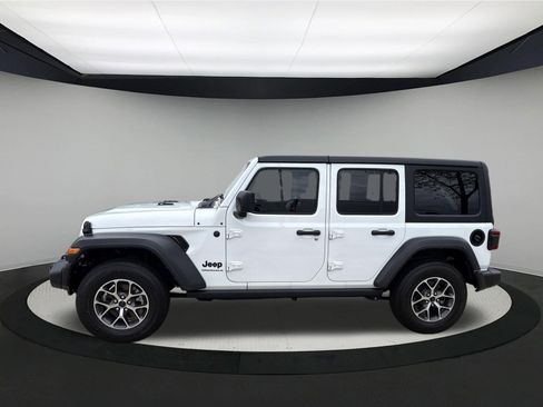 Used 2024 Jeep Wrangler Unlimited Sport AWD/4WD image 2