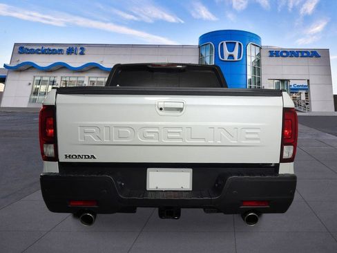 New 2026 Honda Ridgeline Black Edition image 4