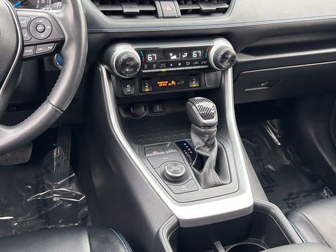 Certified 2022 Toyota RAV4 SE image 37