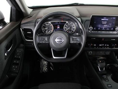 Certified 2023 Nissan Rogue SV image 7