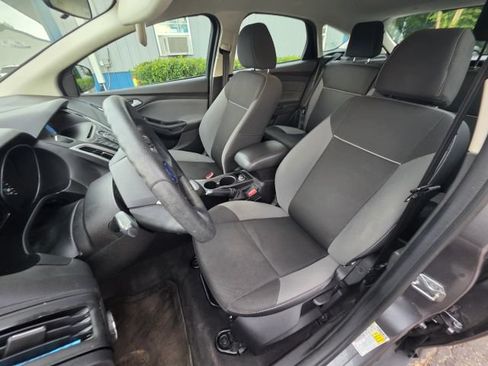 Used 2014 Ford Focus SE FWD image 14