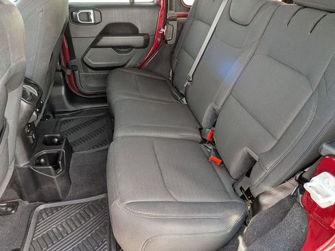 Used 2021 Jeep Wrangler Unlimited Sahara AWD/4WD image 25