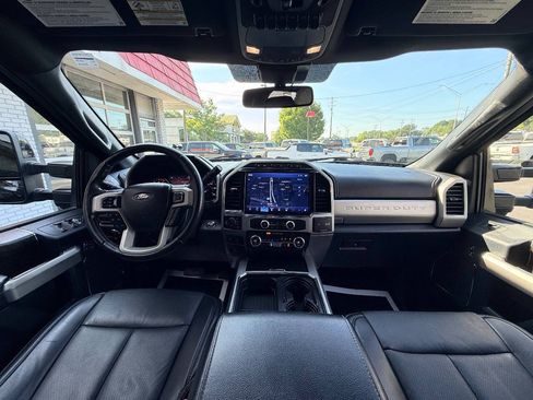 Used 2022 Ford F250 Lariat w/ Black Appearance Package AWD/4WD image 35