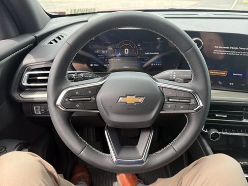 New 2026 Chevrolet Traverse LT w/ Driver Confidence Package AWD/4WD image 13