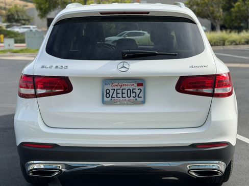 Used 2018 Mercedes-Benz GLC 300 4MATIC image 4