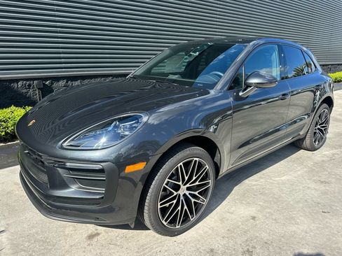 Used 2026 Porsche Macan AWD/4WD image 7