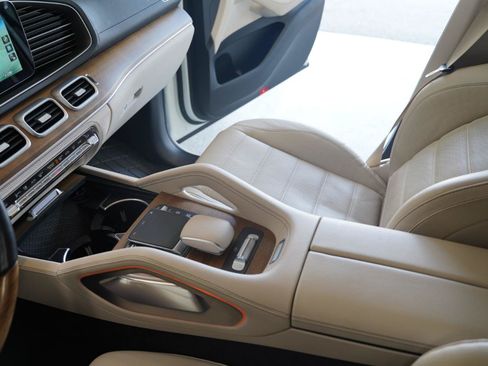 Used 2022 Mercedes-Benz GLS 580 4MATIC image 21