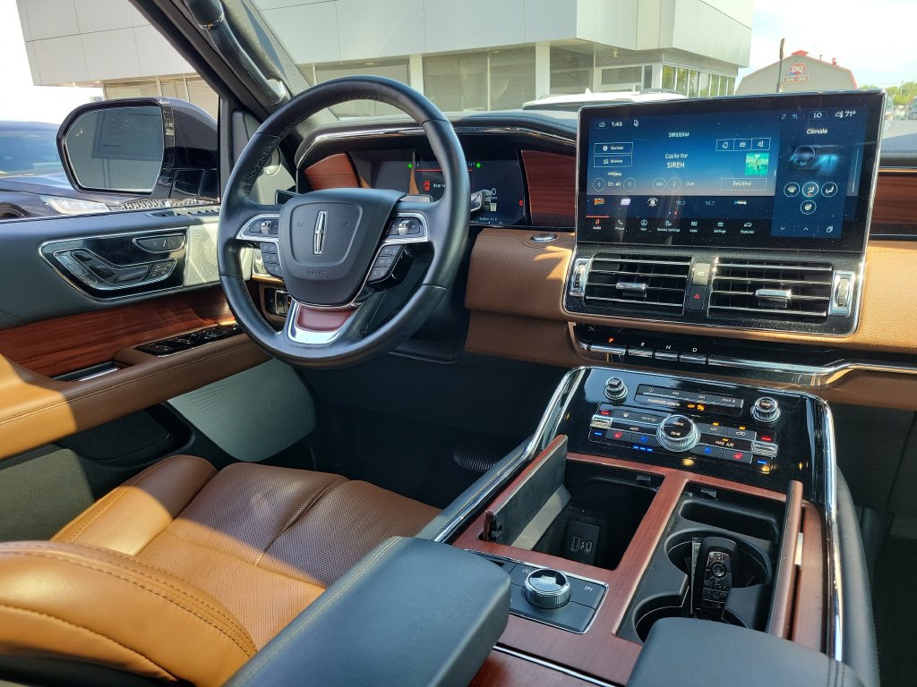 Used 2022 Lincoln Navigator L Reserve AWD/4WD image 13