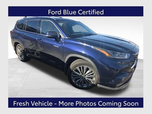 Used 2021 Toyota Highlander Platinum image 1