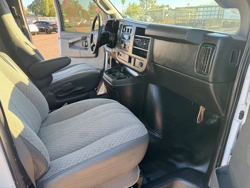 Used 2016 Chevrolet Express 2500 RWD 2500 135 image 24