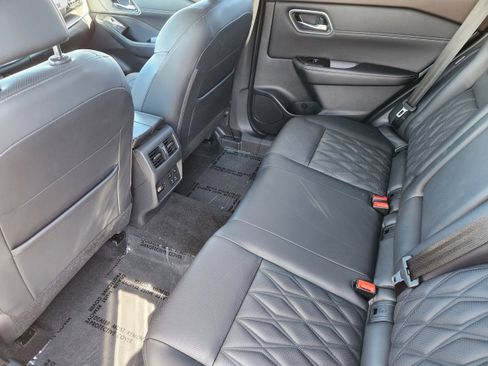 Used 2023 Nissan Rogue Platinum w/ Platinum Premium Package image 10