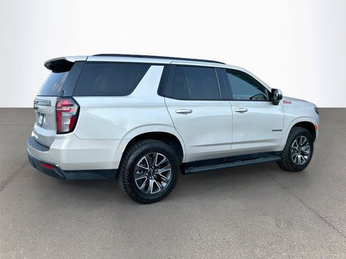 Used 2022 Chevrolet Tahoe Z71 w/ Luxury Package AWD/4WD image 4
