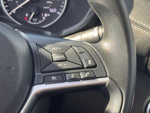 Used 2025 Nissan Sentra SV FWD image 16