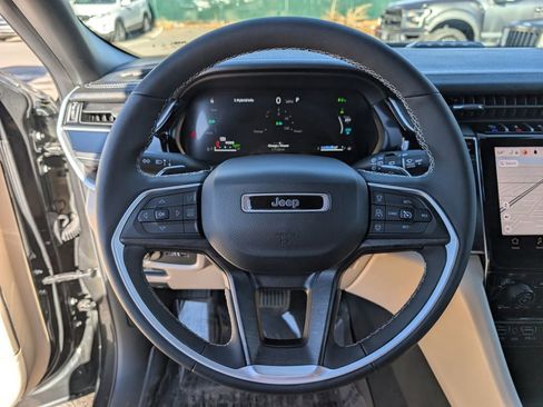 Used 2023 Jeep Grand Cherokee 4WD 4xe image 22