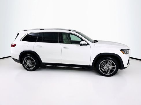 Used 2025 Mercedes-Benz GLS 450 4MATIC image 9