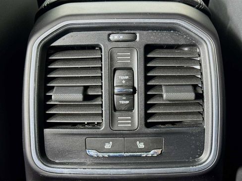 Certified 2025 Porsche Macan T image 27