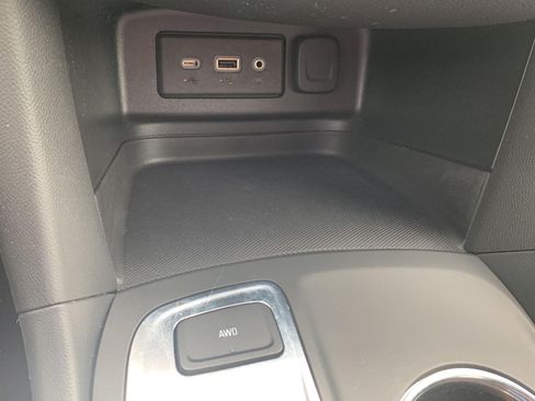 Used 2021 Chevrolet Equinox LT AWD/4WD image 11