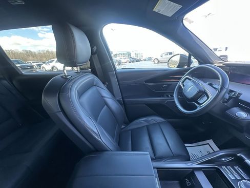 Used 2025 Lincoln Nautilus Premier w/ Jet Appearance Package AWD/4WD image 15