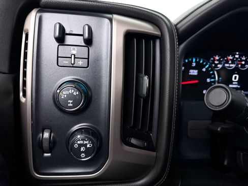 Used 2018 GMC Sierra 1500 Denali AWD/4WD image 9