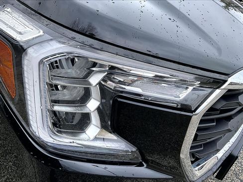 Used 2024 GMC Terrain SLE AWD/4WD image 27