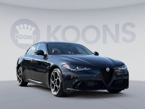 Used 2024 Alfa Romeo Giulia Veloce AWD/4WD image 10