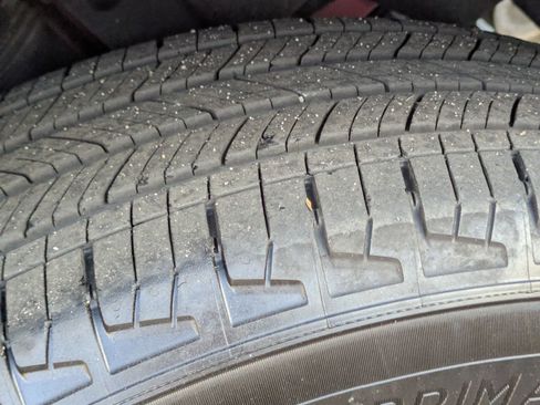 Used 2023 GMC Terrain SLE w/ Driver Convenience Package image 9