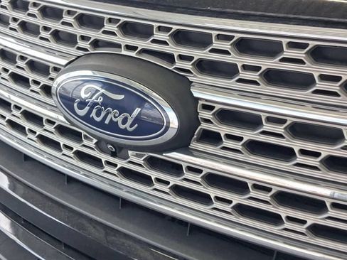 Used 2023 Ford Explorer Limited AWD/4WD image 4