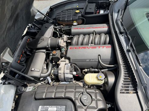 Used 2001 Chevrolet Corvette Convertible w/ Preferred Equipment Group2 RWD image 20