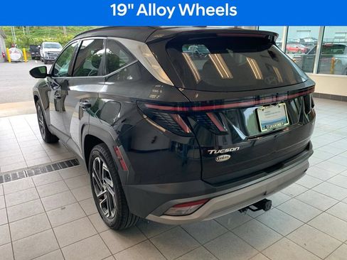 Certified 2025 Hyundai Tucson Limited AWD/4WD image 16