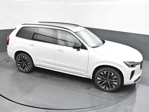New 2026 Volvo XC90 B6 Ultra image 32