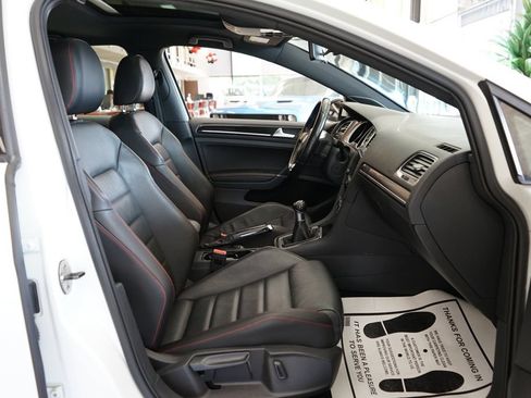 Used 2017 Volkswagen GTI SE FWD image 42