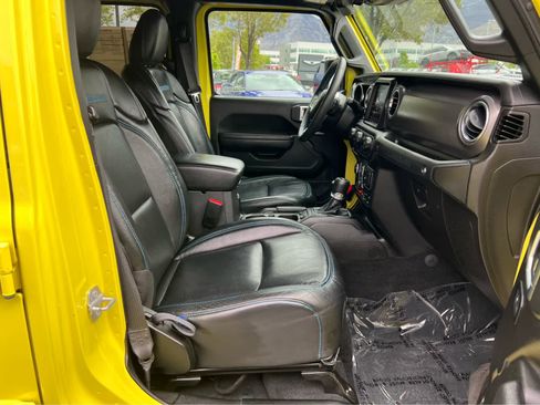 Used 2023 Jeep Wrangler Unlimited Rubicon 4xe w/ Safety Group AWD/4WD image 17