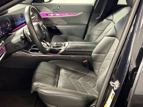 Used 2024 BMW 740i xDrive image 13