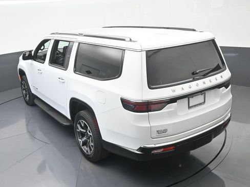 Used 2023 Jeep Wagoneer L Series III w/ Preferred Equipment Group image 54