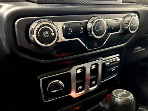 Used 2020 Jeep Wrangler Sport AWD/4WD image 24