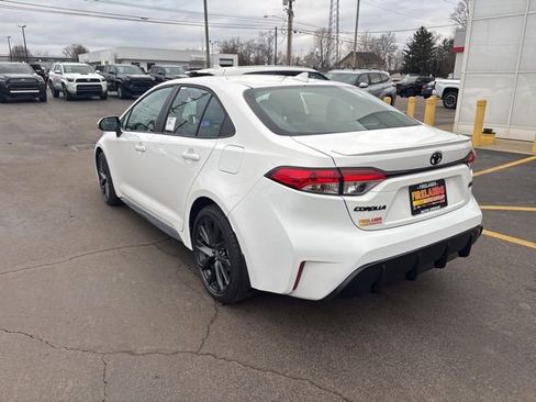 New 2026 Toyota Corolla SE image 3