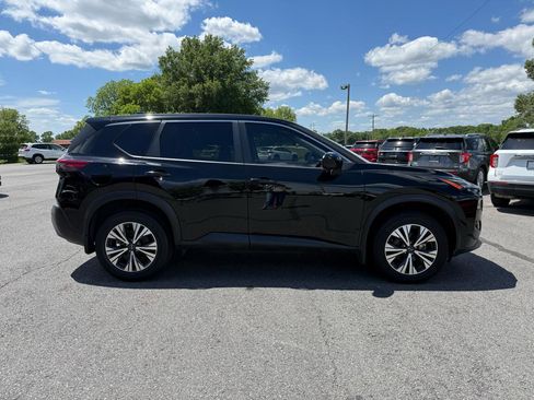 Used 2023 Nissan Rogue SV FWD image 7