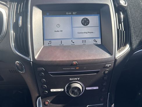 Used 2016 Ford Edge Titanium FWD image 12