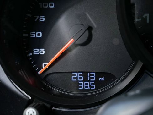 Certified 2025 Porsche 718 Cayman GTS image 8