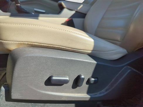 Used 2019 Ford Escape SEL image 10