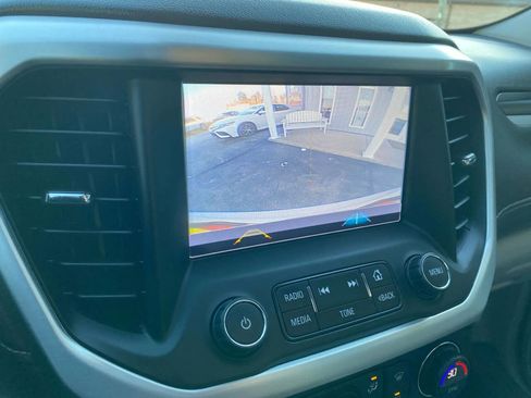Used 2018 GMC Acadia SLT w/ LPO, Floor Liner Package AWD/4WD image 19