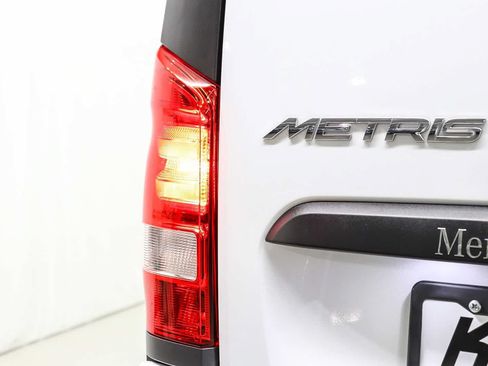 Used 2023 Mercedes-Benz Metris image 11