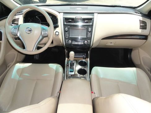Used 2015 Nissan Altima 2.5 SL w/ Technology Package FWD image 6