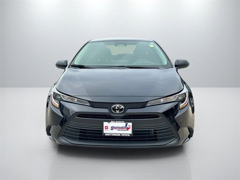 Certified 2025 Toyota Corolla LE image 2