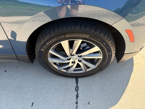 Used 2024 Chevrolet Equinox Premier w/ LPO, Floor Liner Package FWD image 53