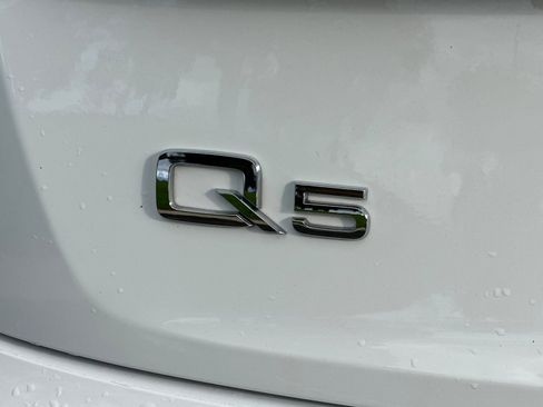 Used 2021 Audi Q5 Premium Plus w/ Premium Plus Package image 38