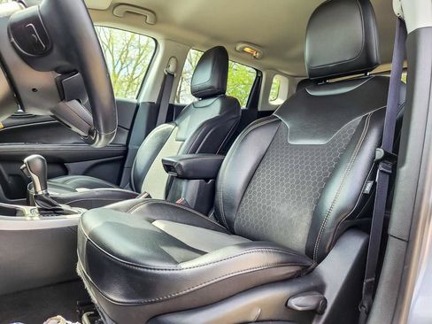 Certified 2019 Jeep Compass Latitude FWD image 9