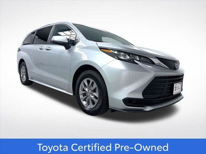 Certified 2025 Toyota Sienna LE
